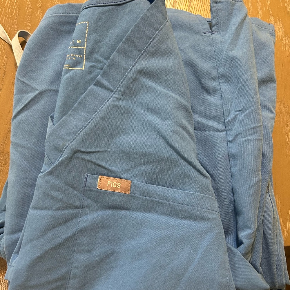 Figs Women's light Blue Scrub Set. In great condition, size medium